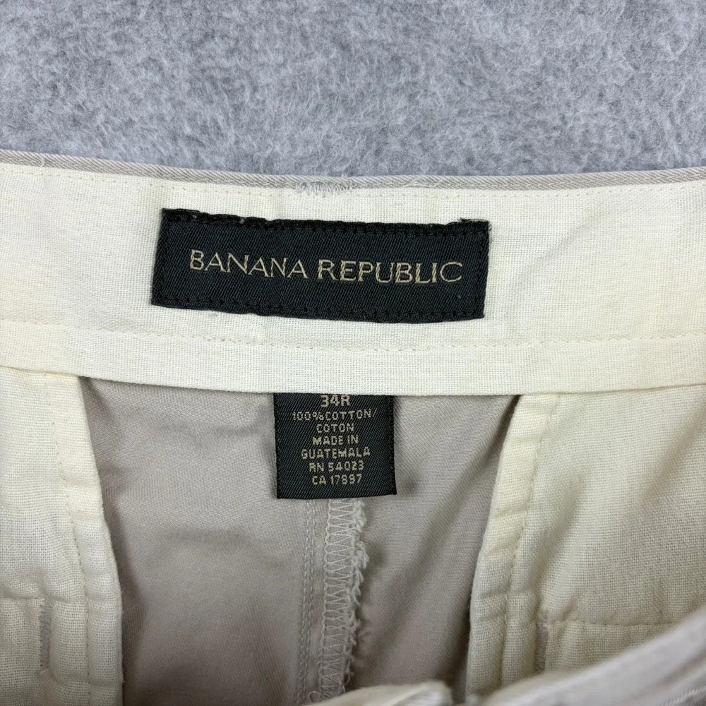 Banana Republic see photos